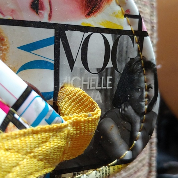 Magazine cover flip flops - Picture 5 of 5